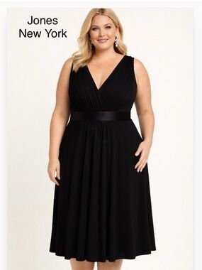 502 Jones New York Black V-Neck Dress